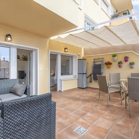 Homely San Juan De Letran Con Terraza Apartman